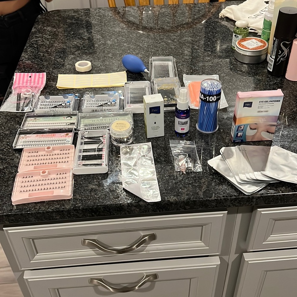 Eyelash extensions kit used twice til my daughter broke her wrist